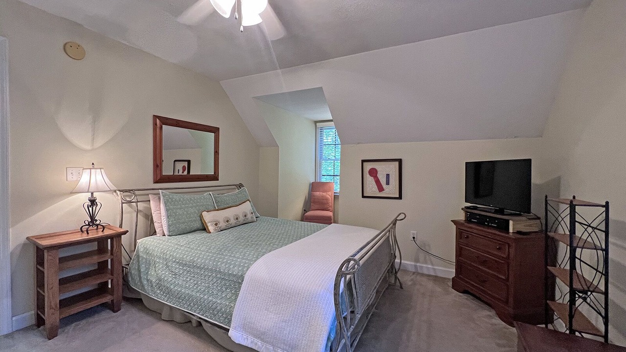 Photo of Bedroom in Bryson City