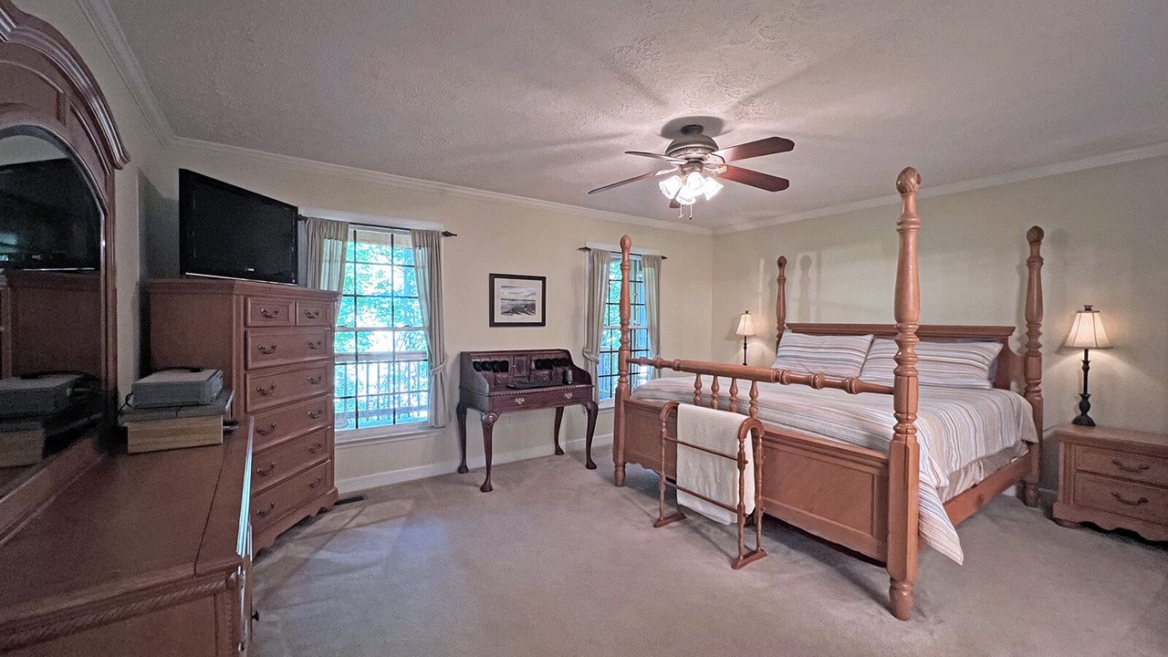Photo of Bedroom in Bryson City