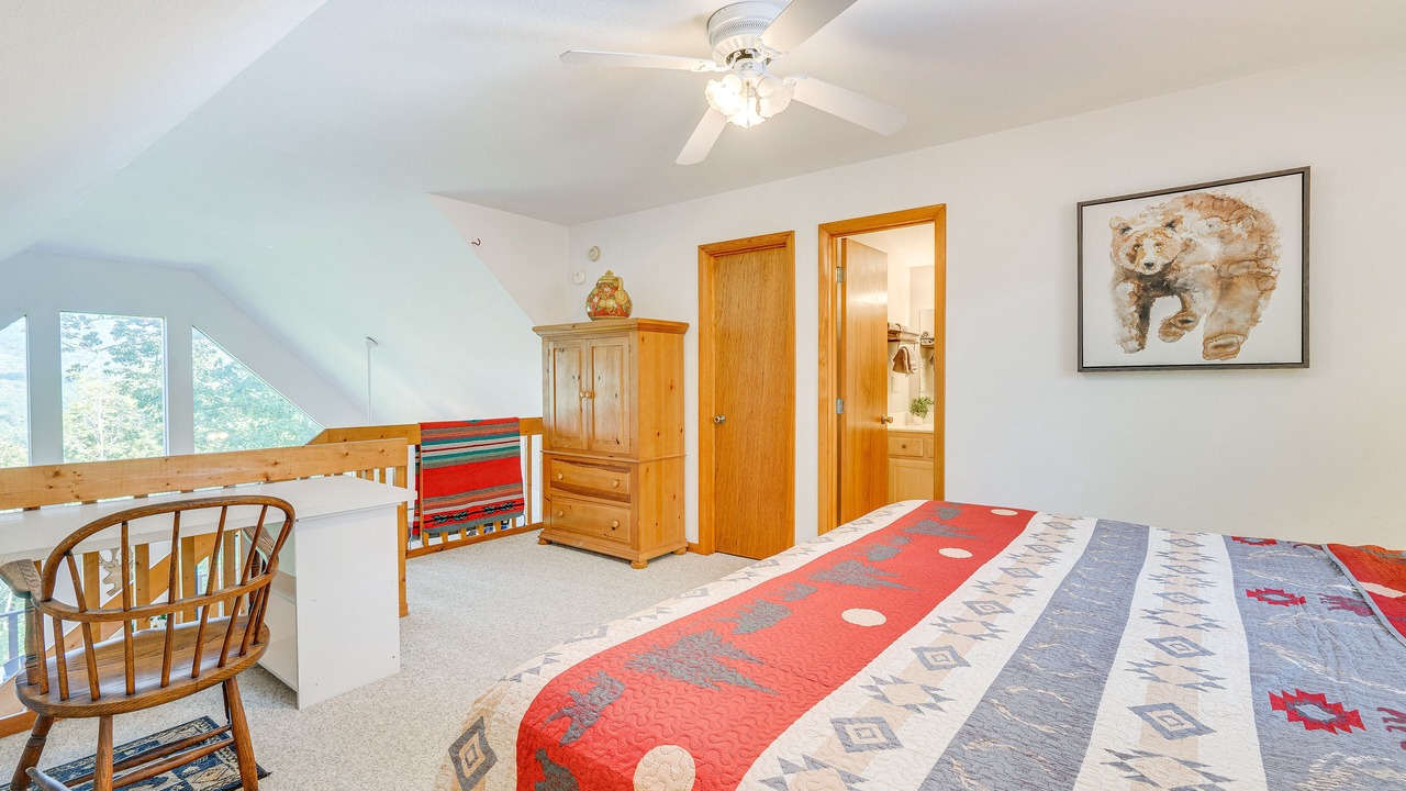 Photo of Bedroom in Upper Peachtree