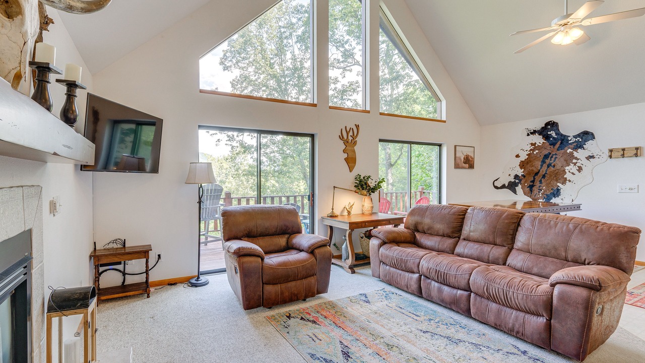 Photo of Livingroom in Upper Peachtree