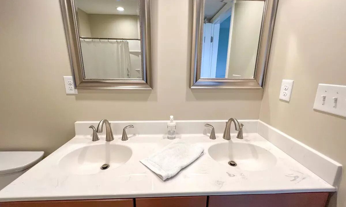 Photo of Bathroom in Fairfield Harbour