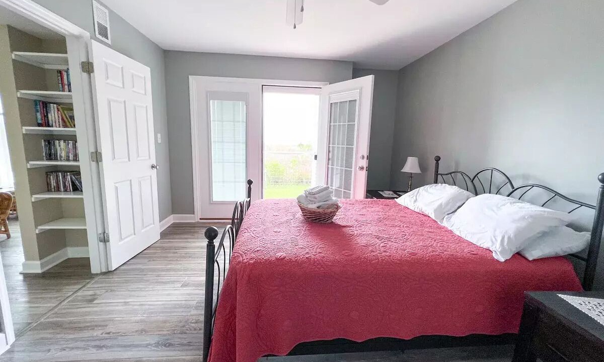 Photo of Bedroom in Fairfield Harbour
