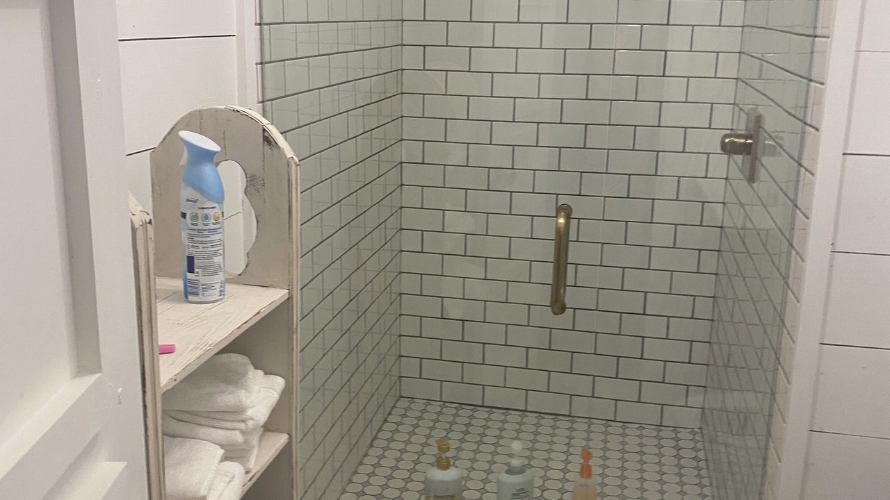 Photo of Bathroom in Jasper