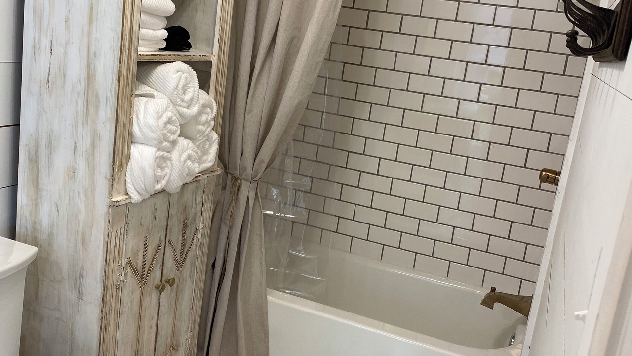 Photo of Bathroom in Jasper