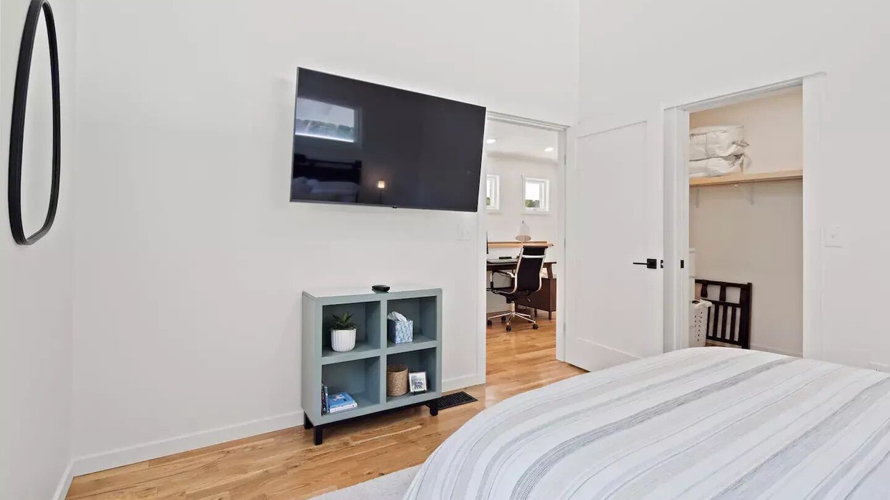 Photo of Bedroom in Black Mountain