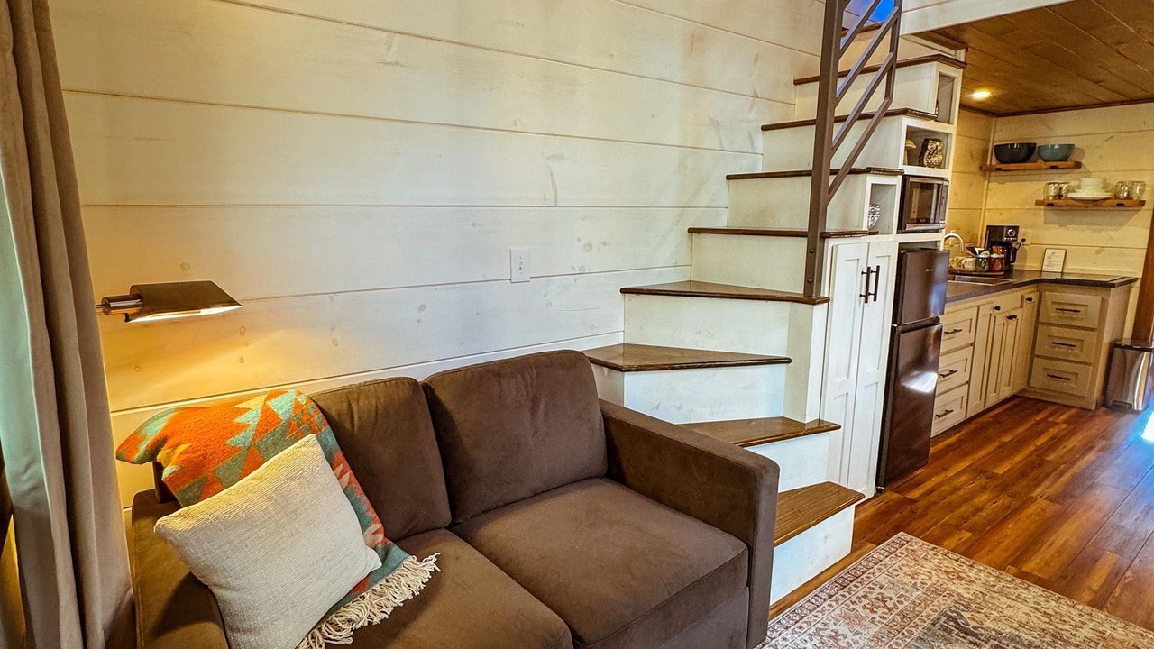 Photo of Livingroom in Old Fort