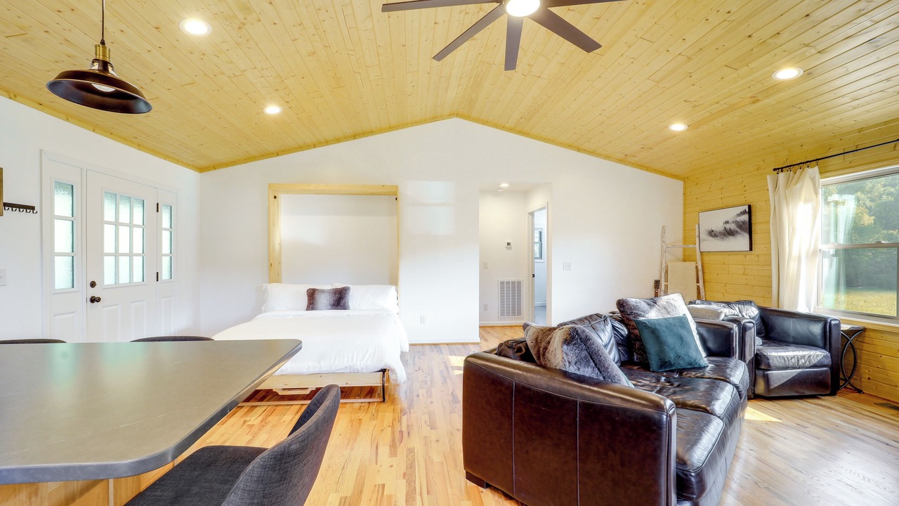 Photo of Bedroom in Purlear
