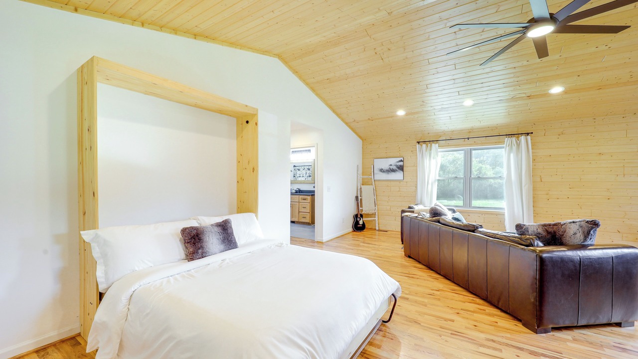 Photo of Bedroom in Purlear