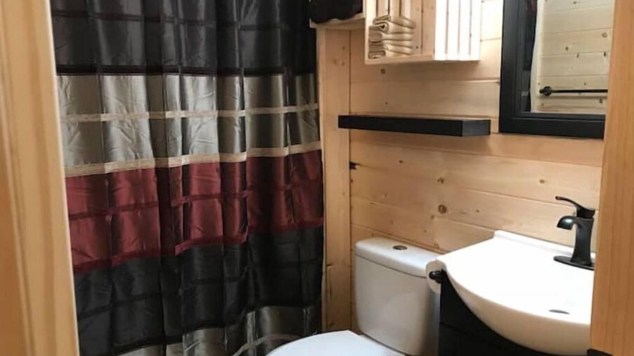 Photo of Bathroom in Candler