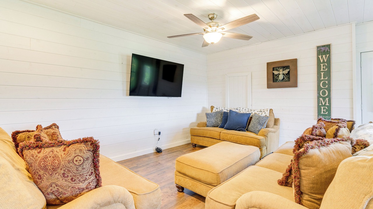 Photo of Livingroom in Murphy