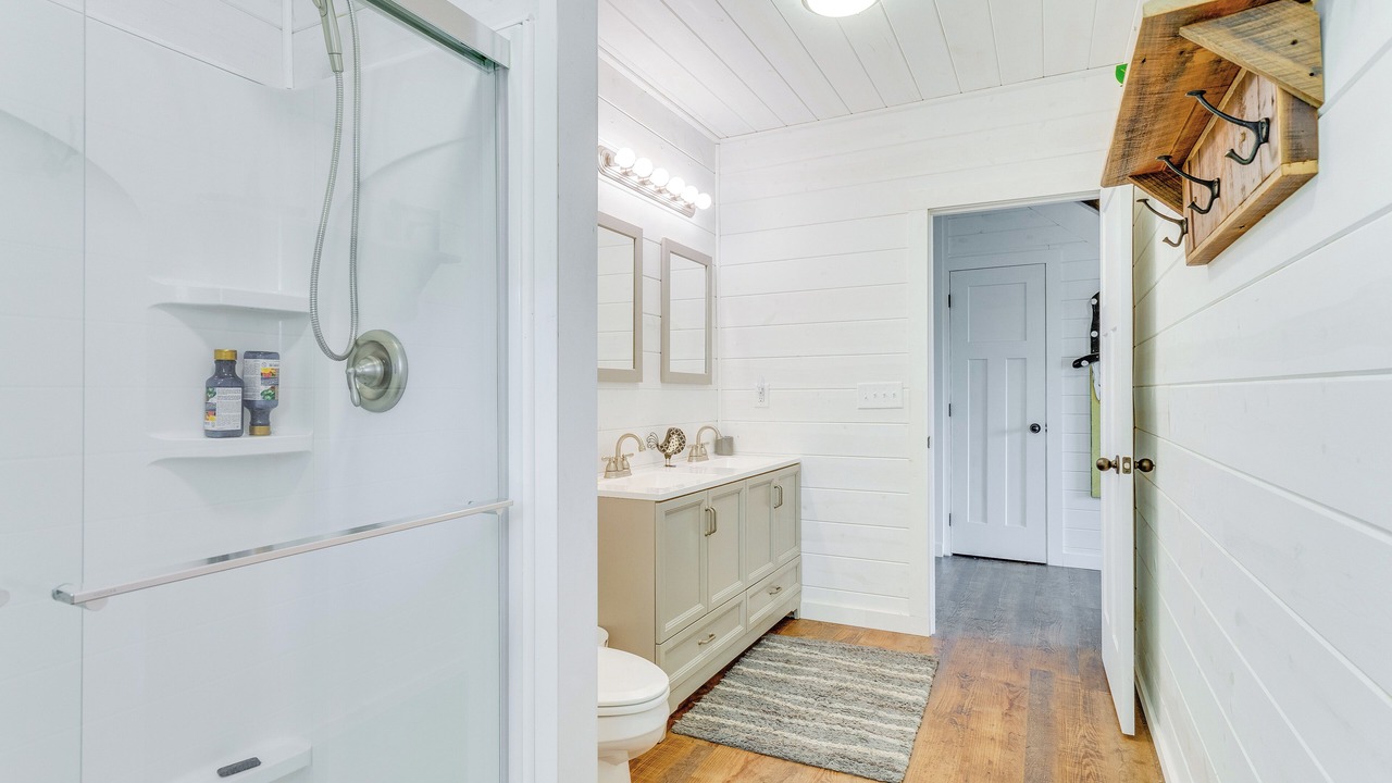 Photo of Bathroom in Murphy