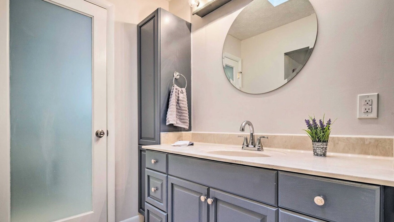 Photo of Bathroom in Laurel Park