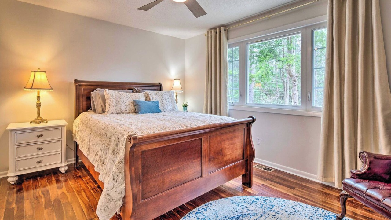 Photo of Bedroom in Laurel Park
