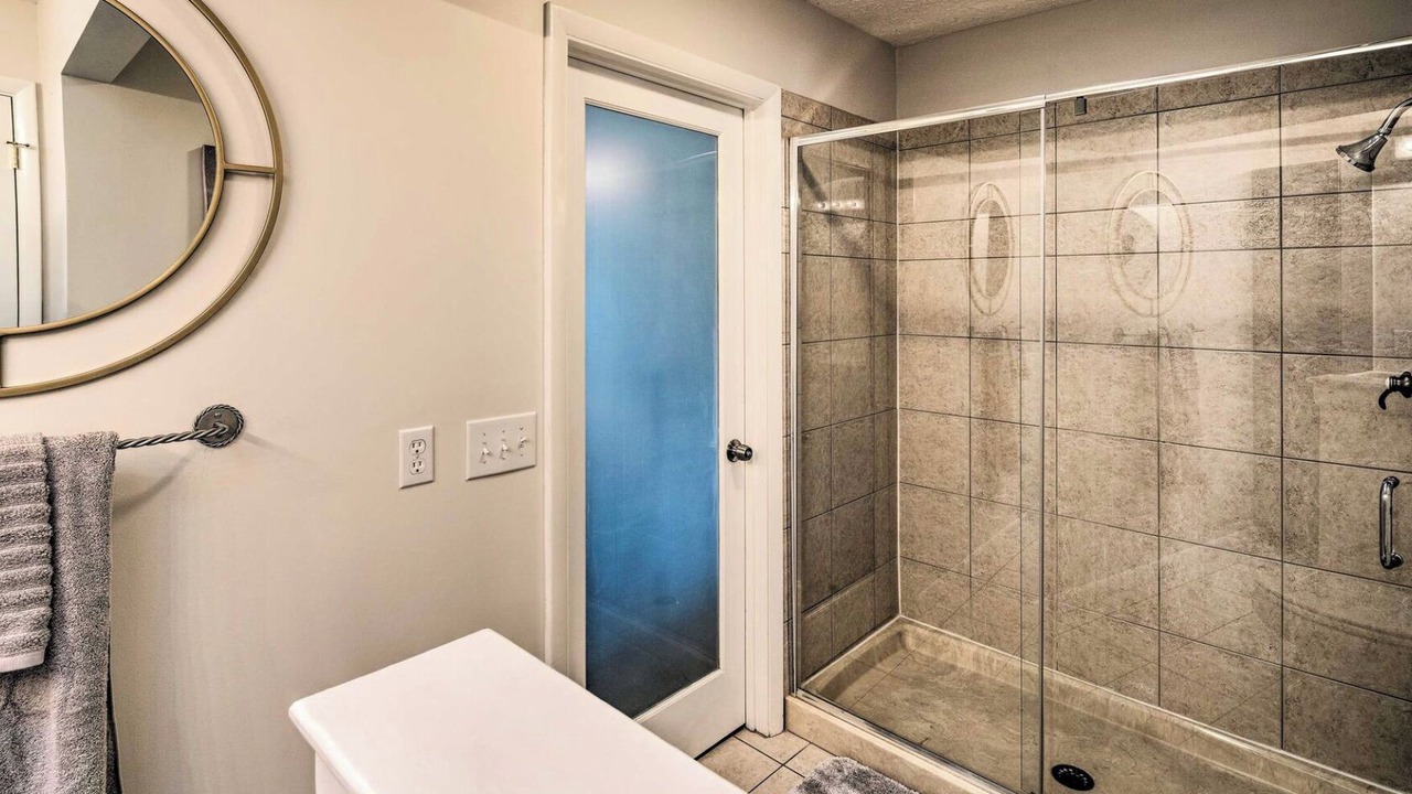 Photo of Bathroom in Laurel Park