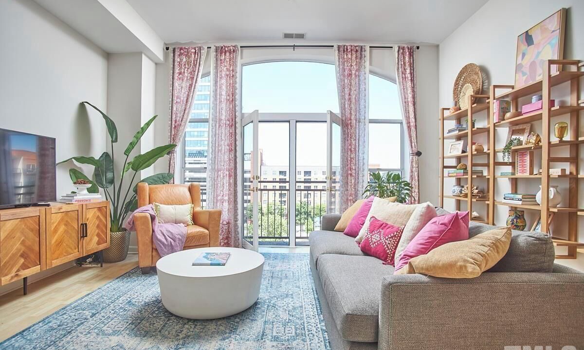 Photo of Livingroom in Downtown