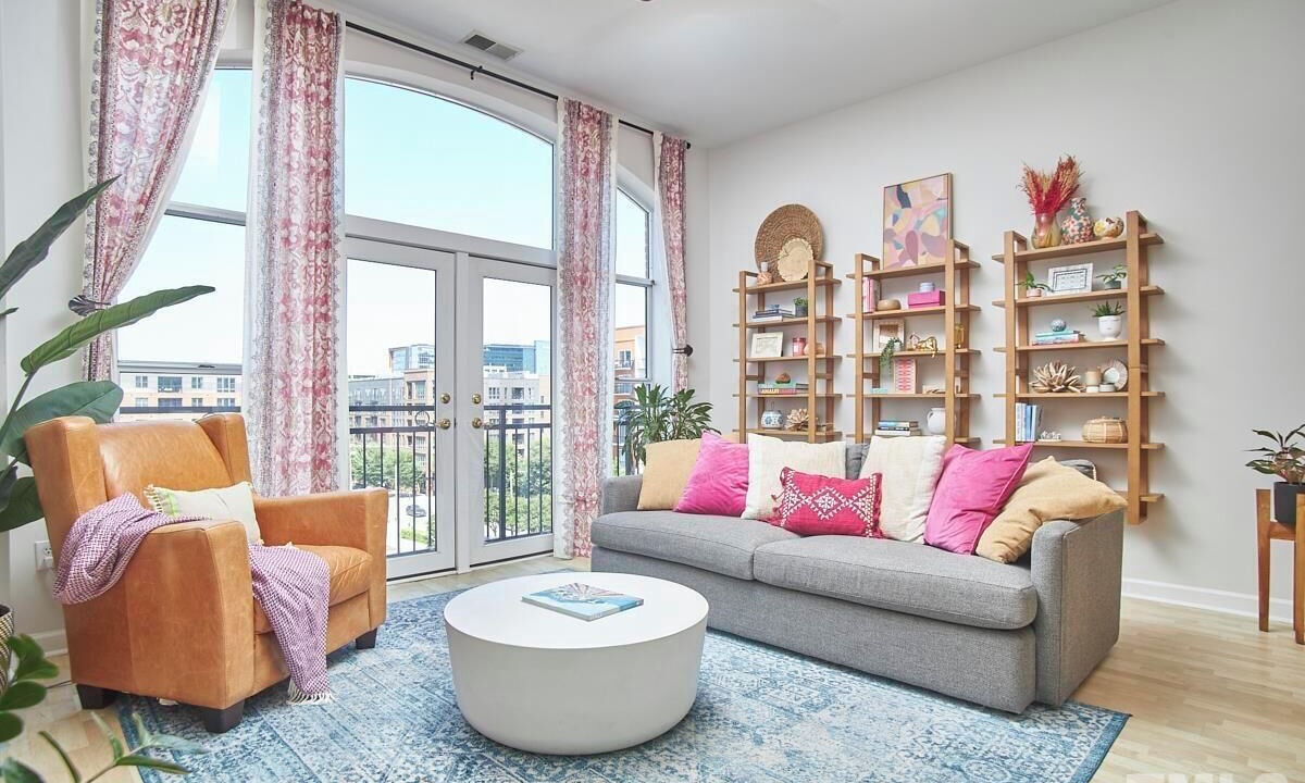 Photo of Livingroom in Downtown