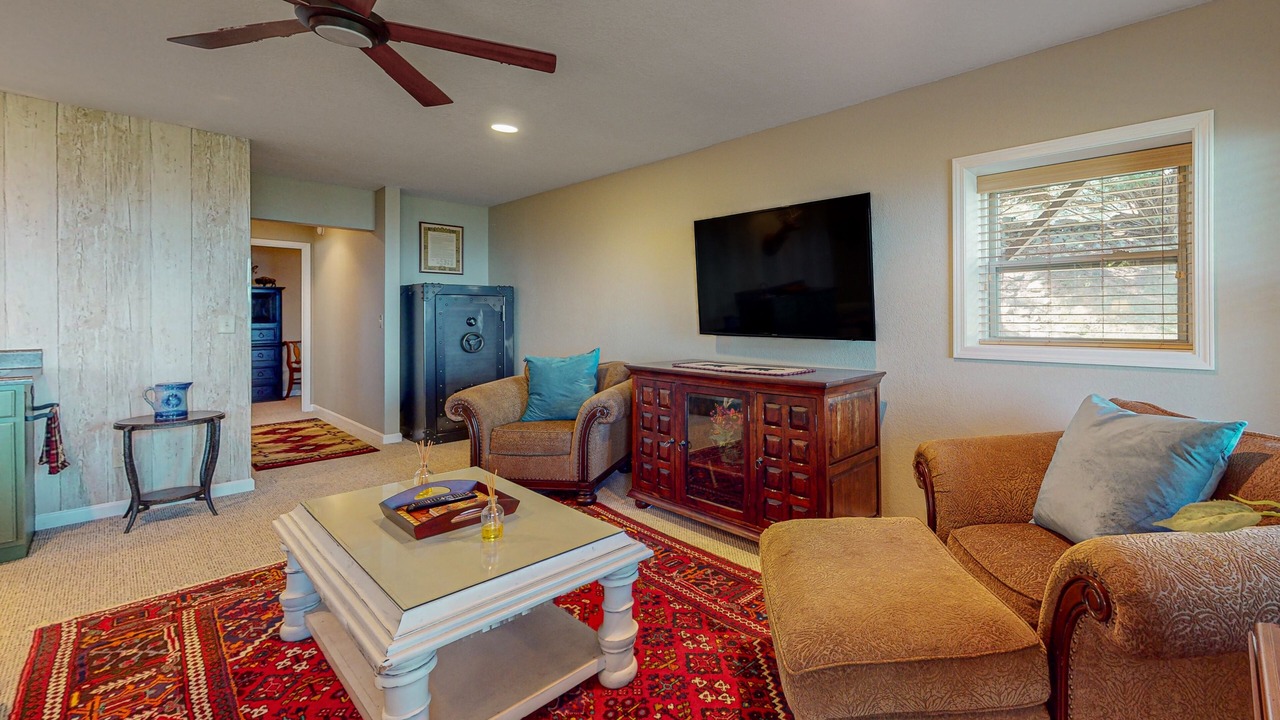 Photo of Livingroom in Murphy