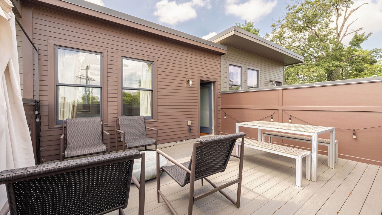 Photo of Outdoor in Belmont - Hillsboro