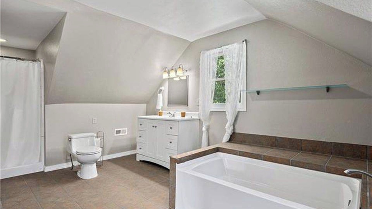 Photo of Bathroom in Gerton