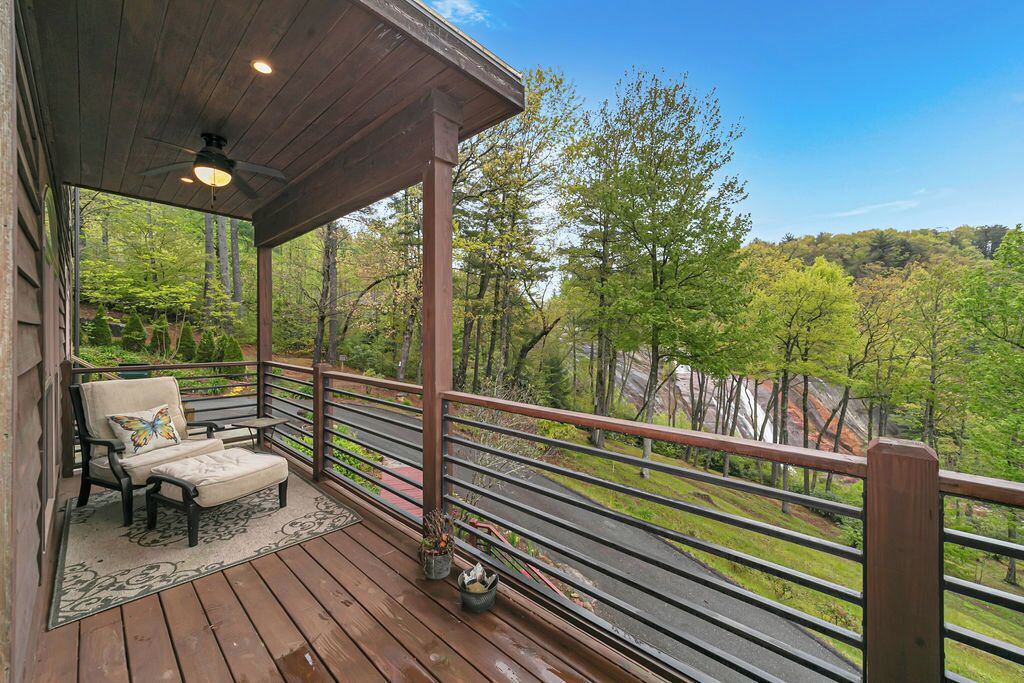 Photo of Patio Balcony in Lake Toxaway