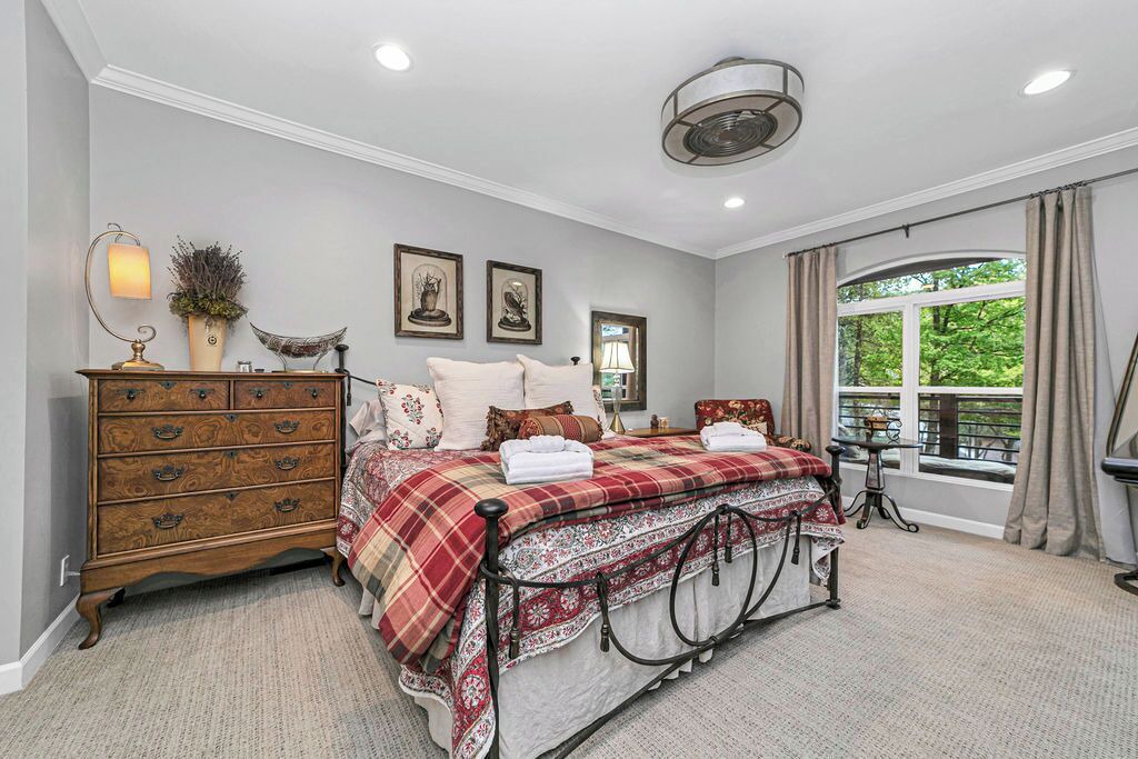 Photo of Bedroom in Lake Toxaway