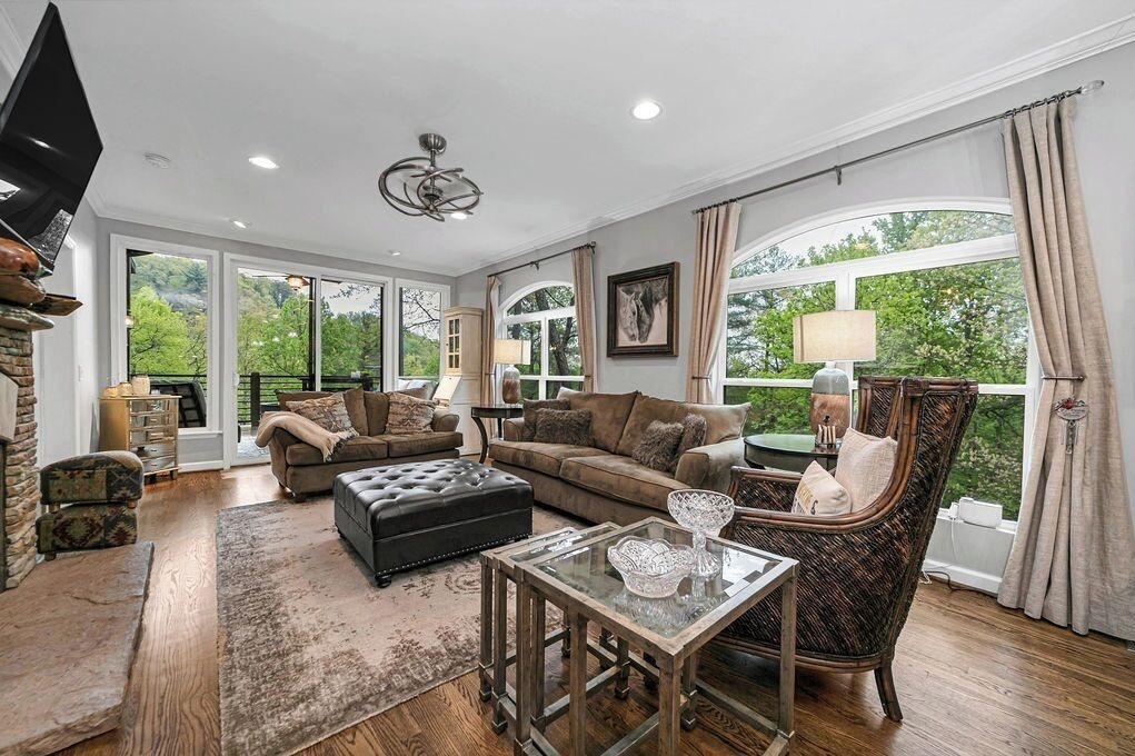 Photo of Livingroom in Lake Toxaway