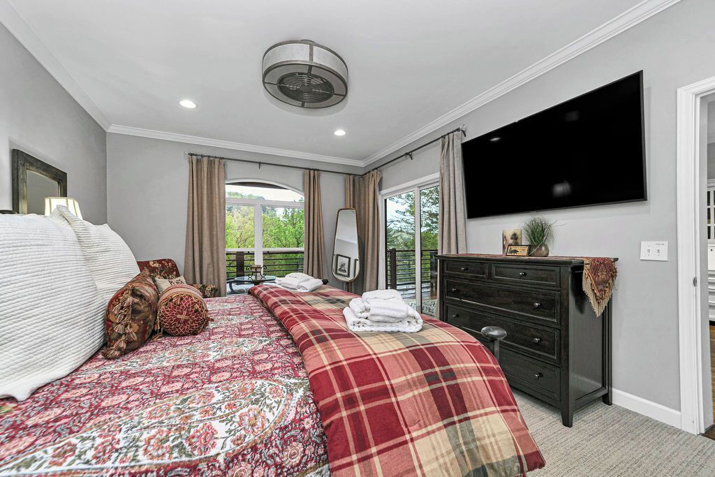 Photo of Bedroom in Lake Toxaway