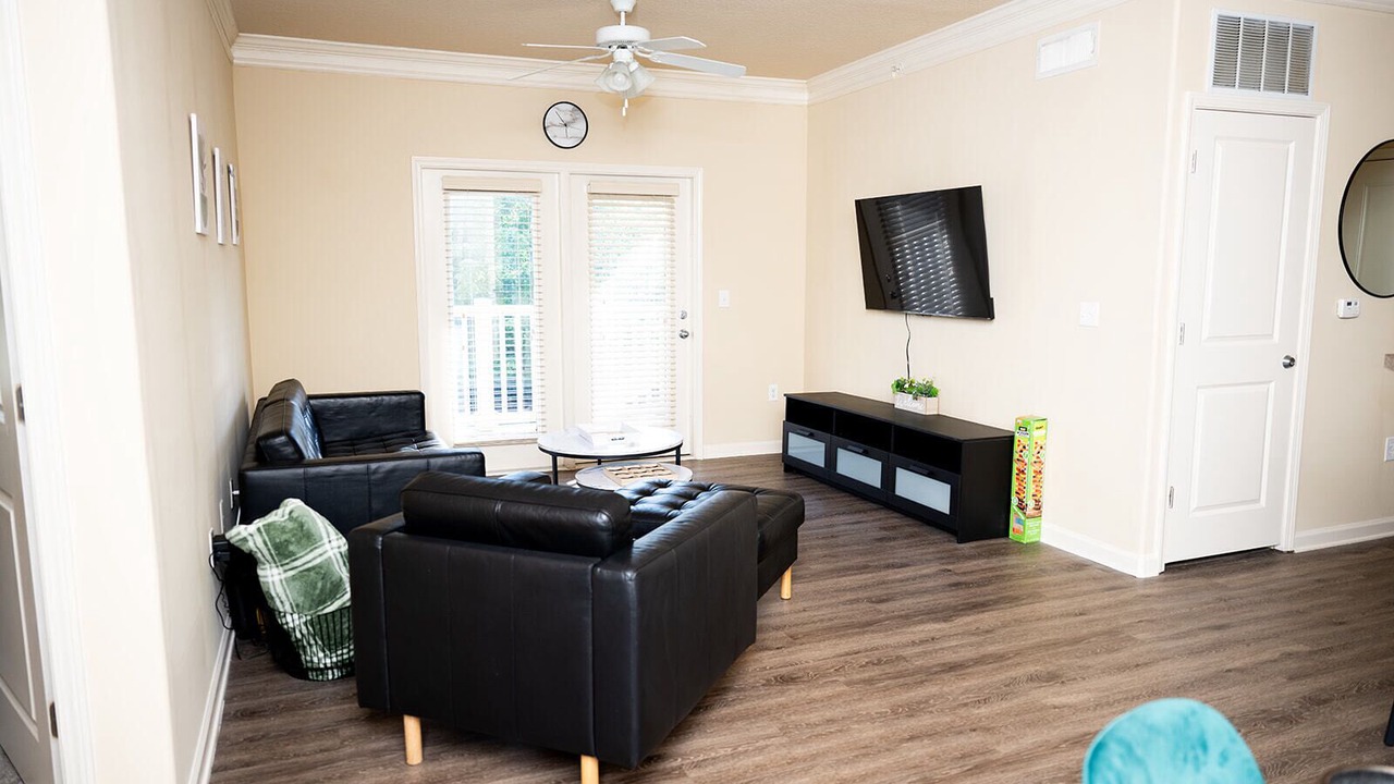 Photo of Livingroom in Executive Park