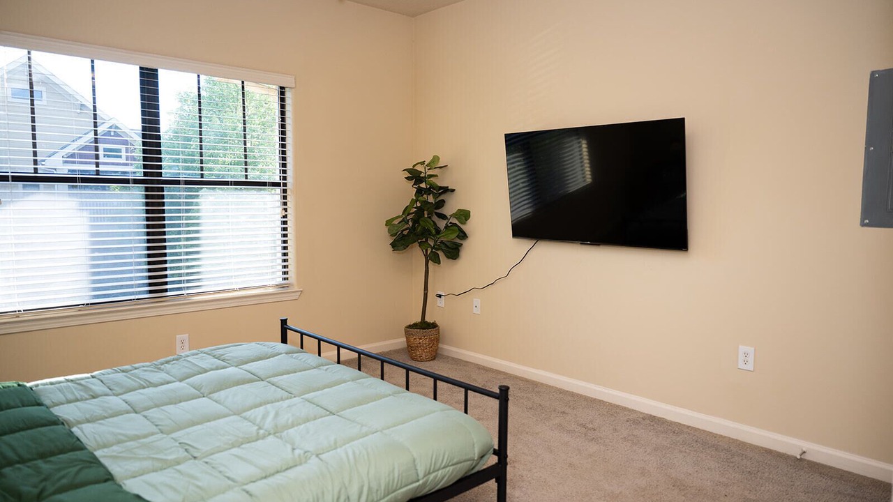 Photo of Bedroom in Executive Park