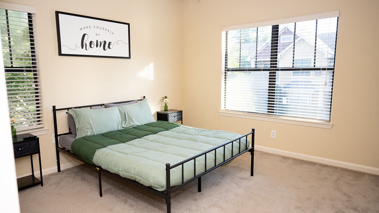 Photo of Bedroom in Executive Park