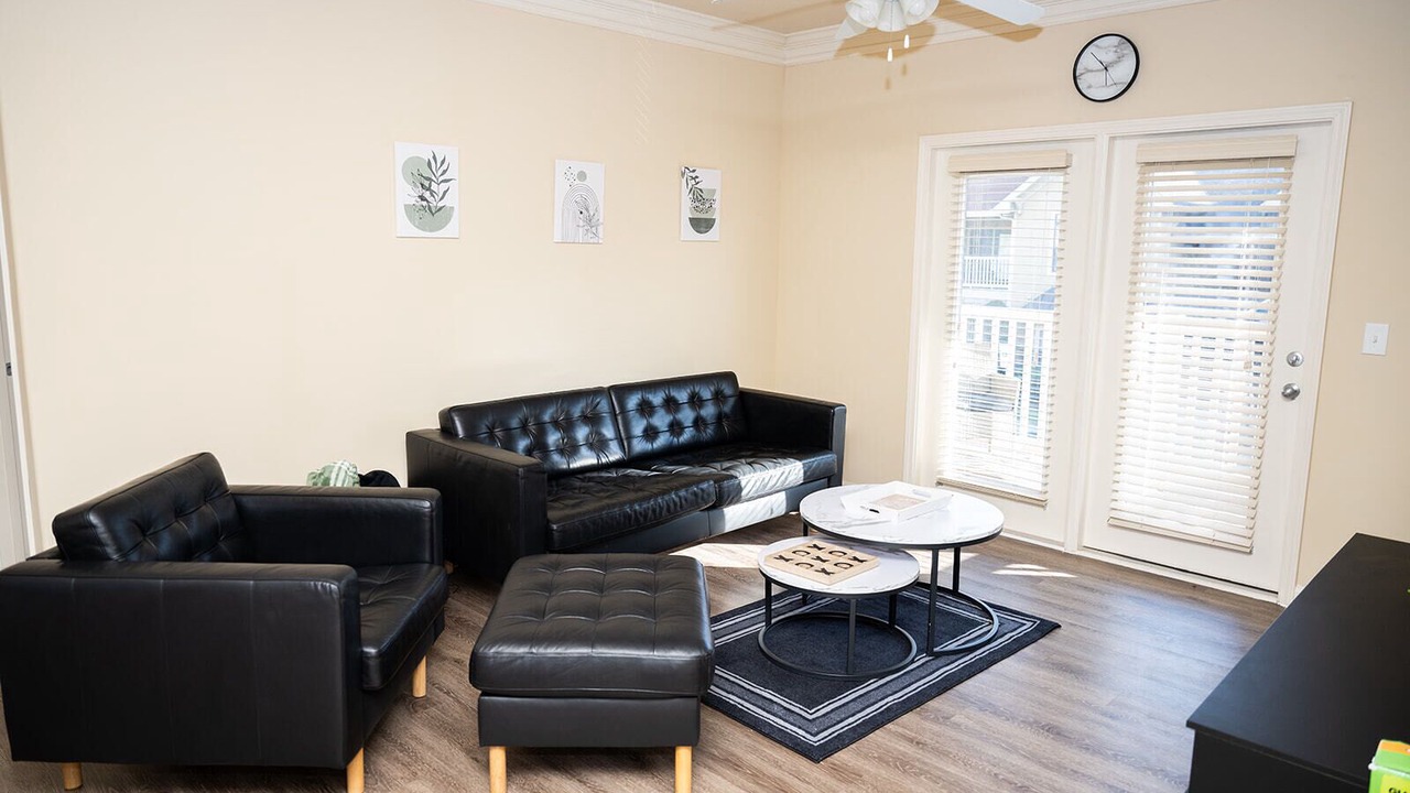 Photo of Livingroom in Executive Park