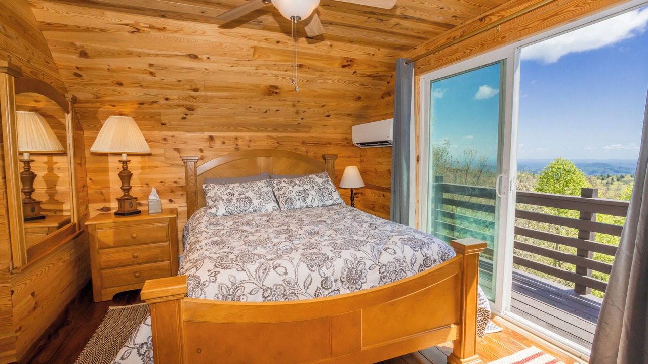 Photo of Bedroom in Glade Valley