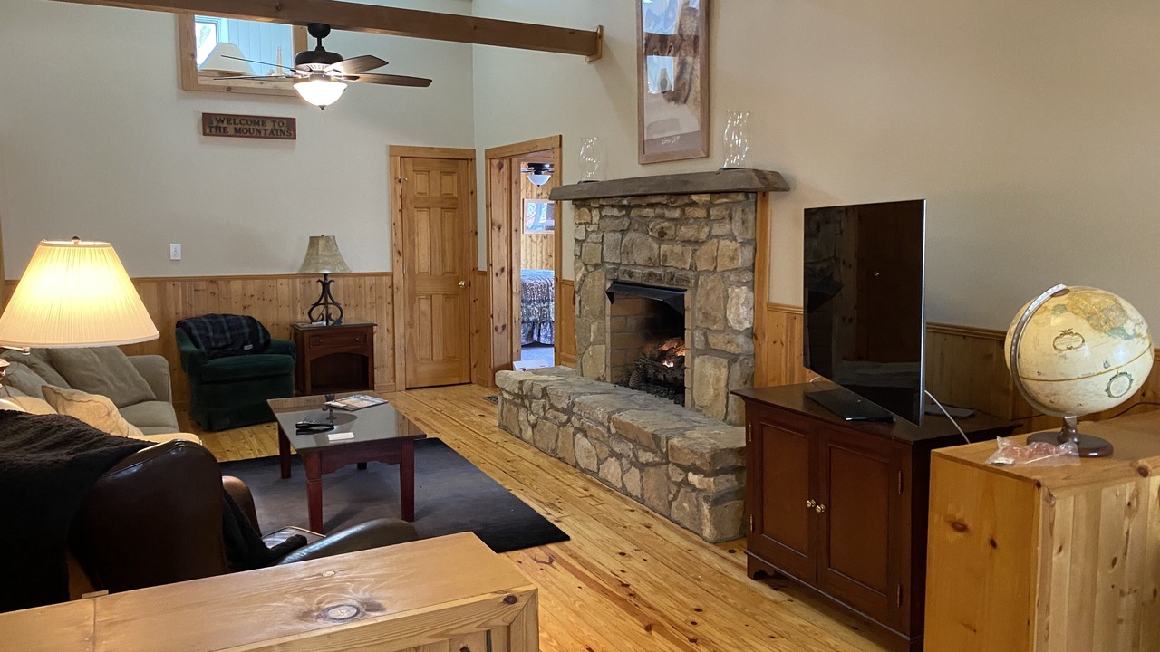 Photo of Livingroom in Lake Toxaway