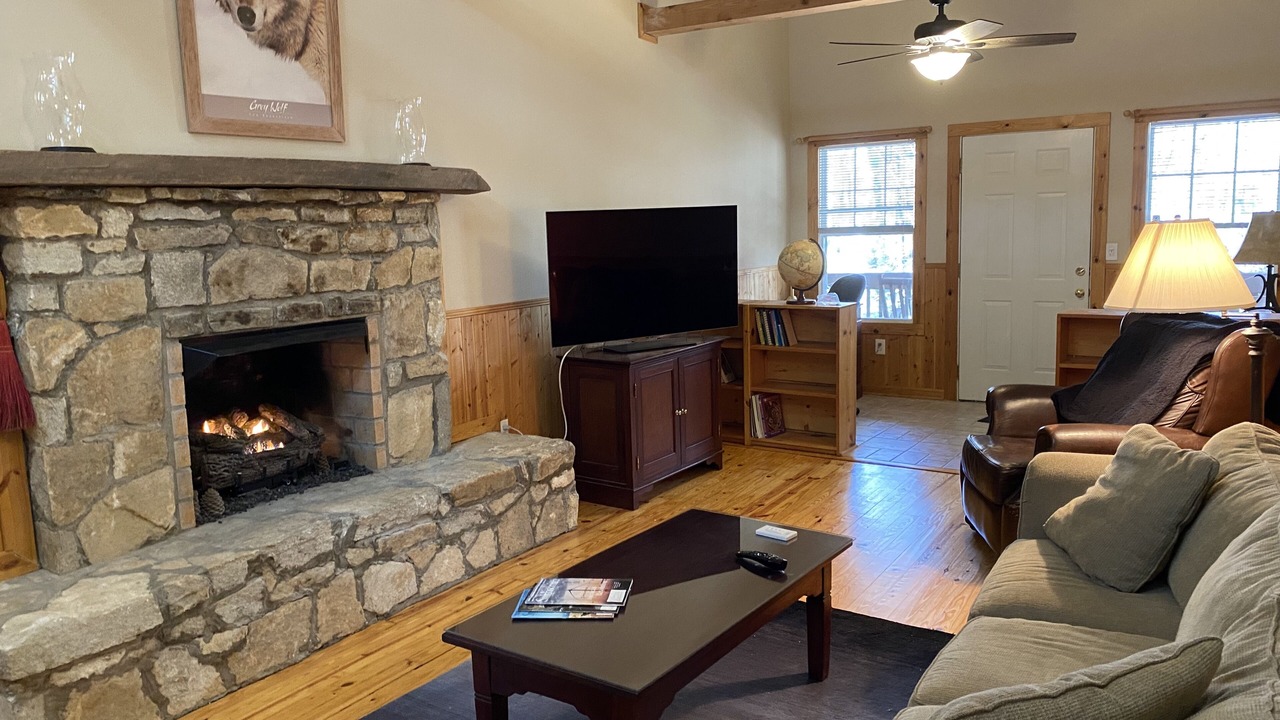 Photo of Livingroom in Lake Toxaway