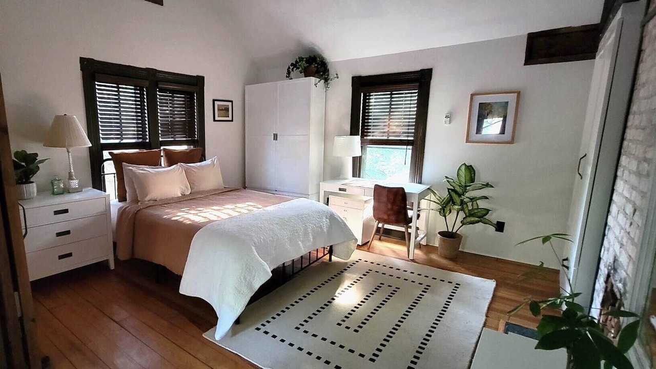 Photo of Bedroom in Historic Montford
