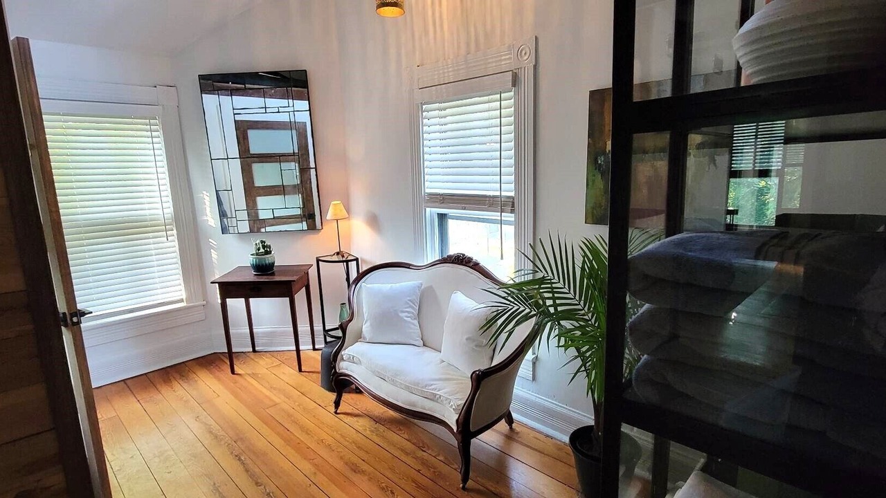 Photo of Livingroom in Historic Montford