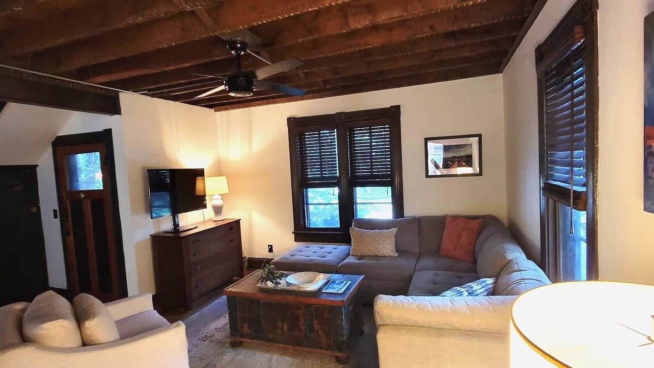 Photo of Livingroom in Historic Montford