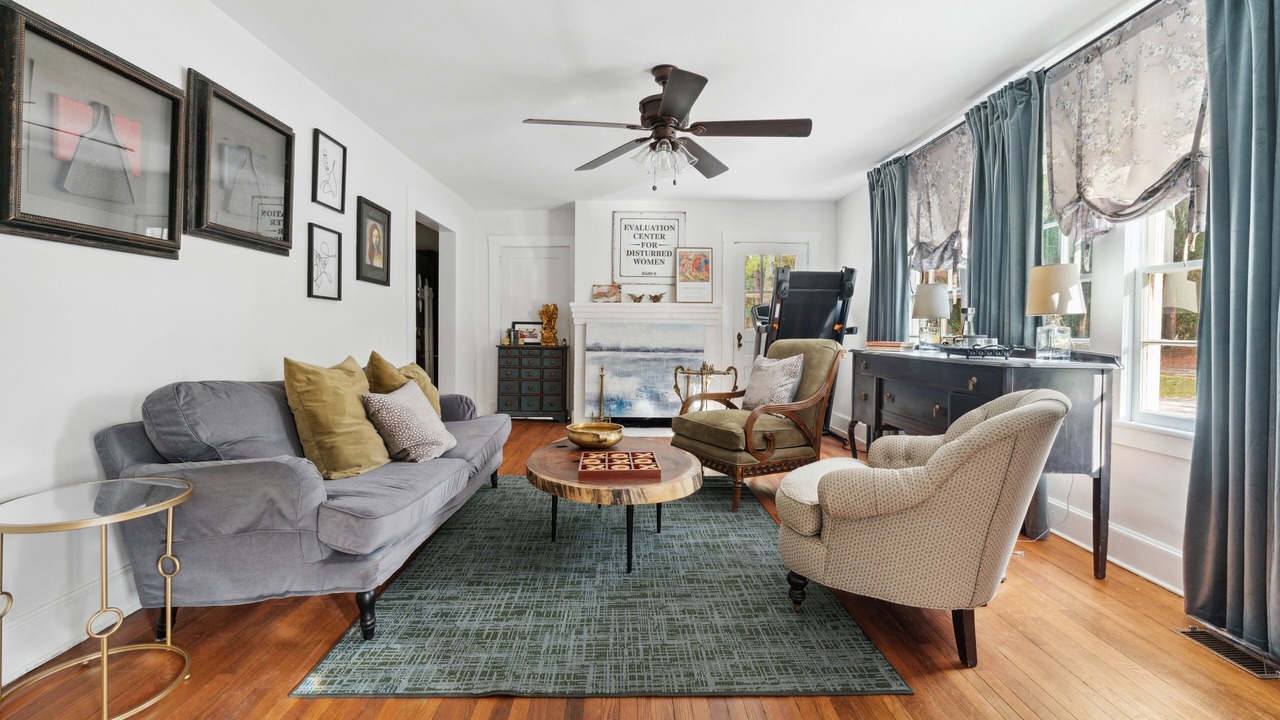 Photo of Livingroom in West End