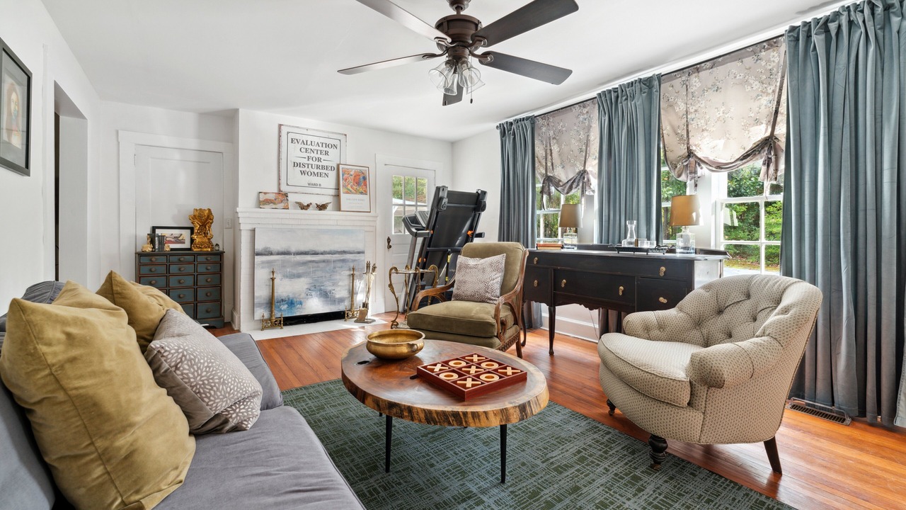 Photo of Livingroom in West End