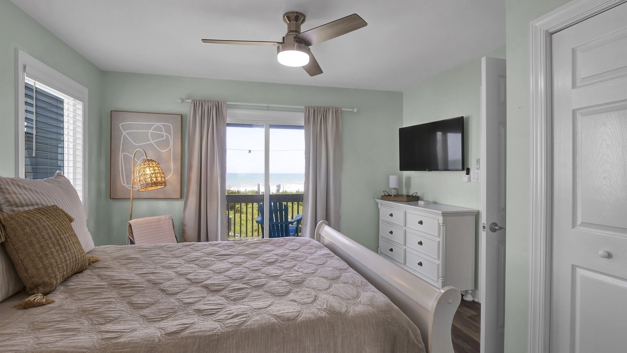 Photo of Bedroom in McCutcheon Field