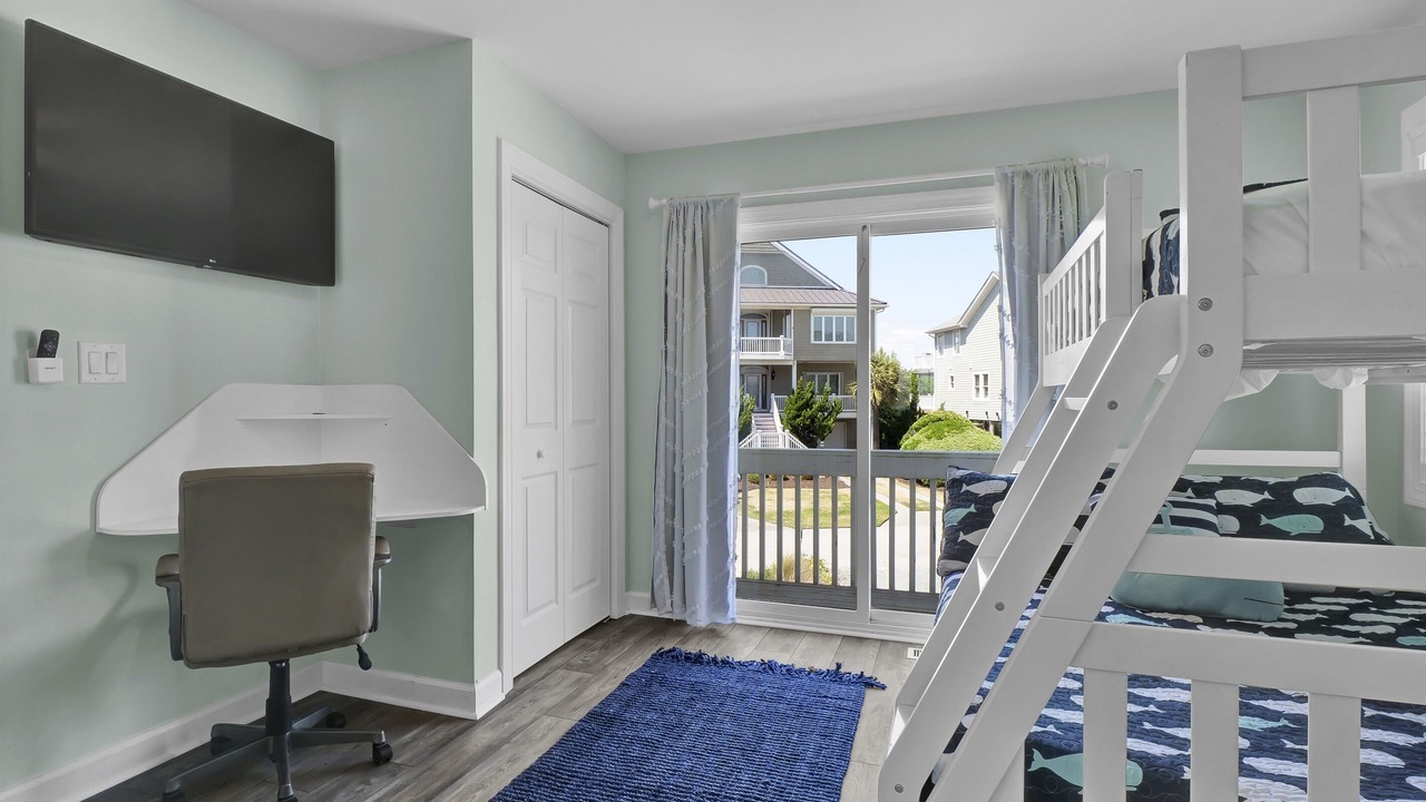 Photo of Bedroom in McCutcheon Field