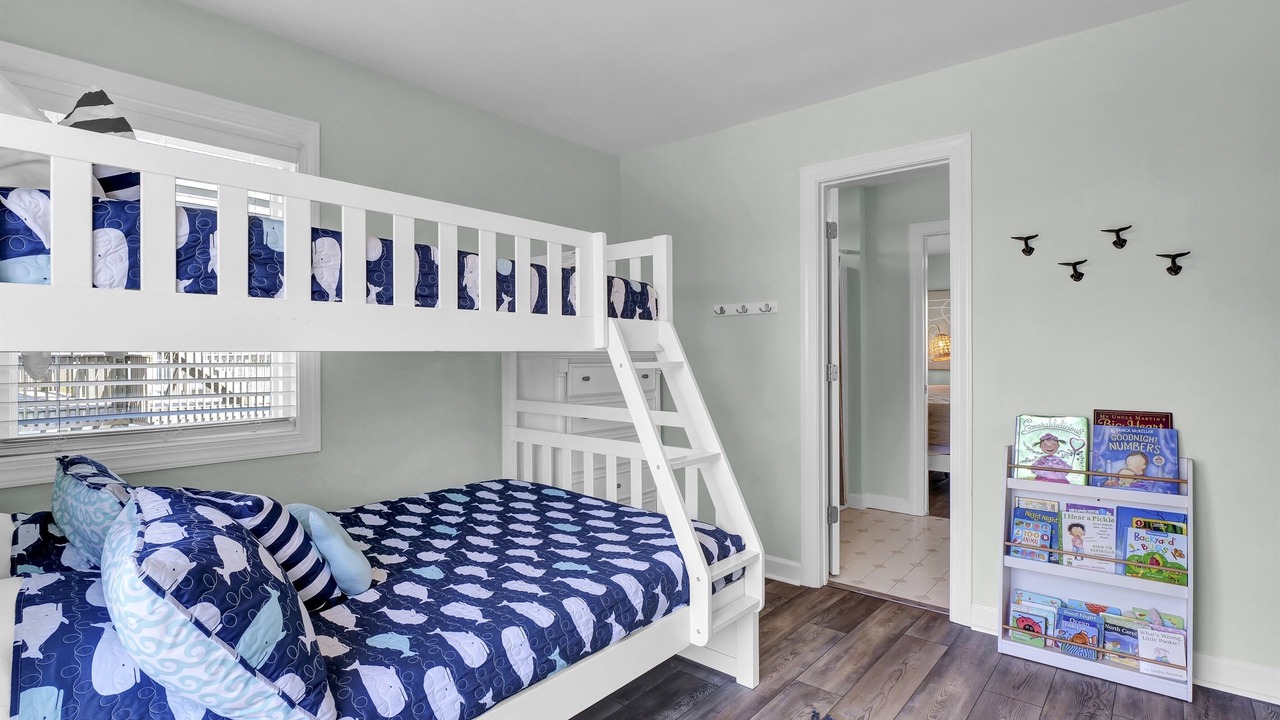 Photo of Bedroom in McCutcheon Field