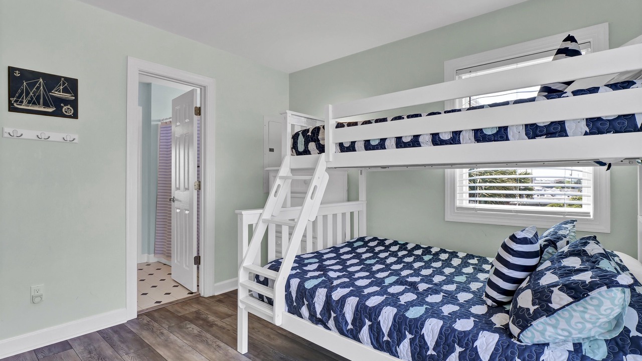 Photo of Bedroom in McCutcheon Field