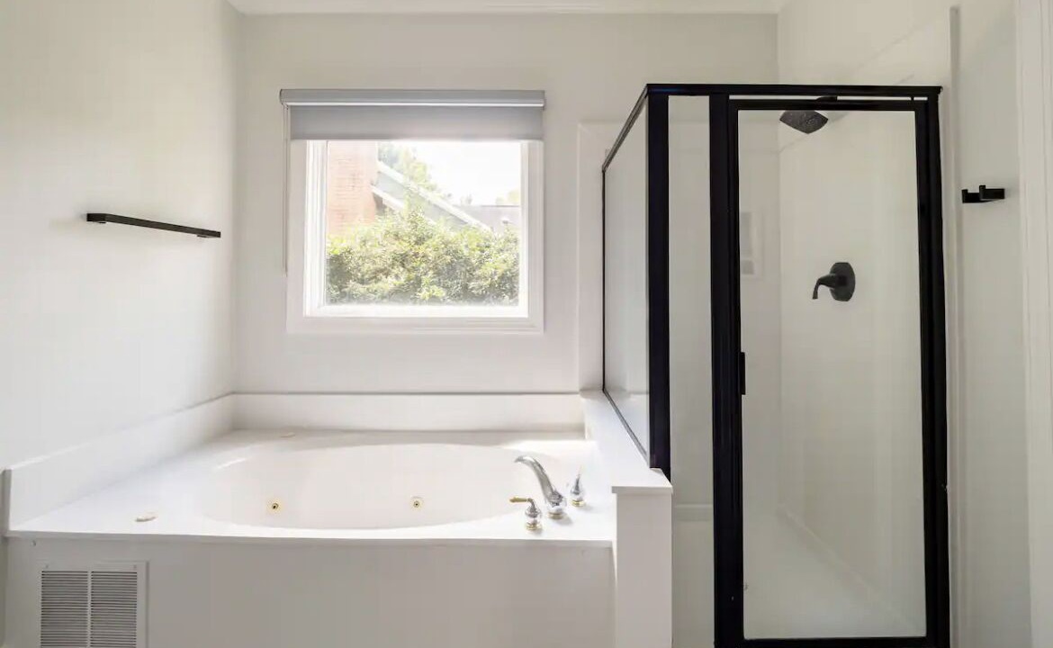 Photo of Bathroom in Lake Jeanette