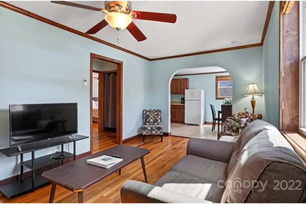 Photo of Livingroom in Hot Springs