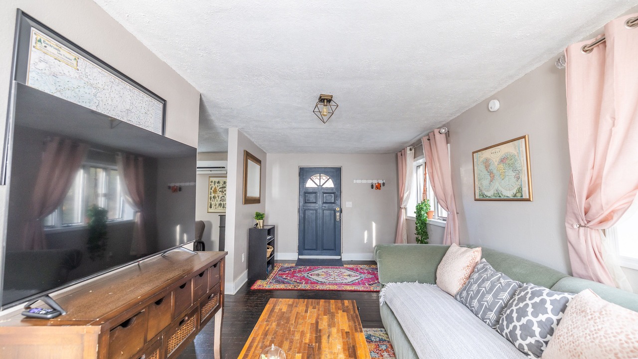 Photo of Livingroom in Woodfin