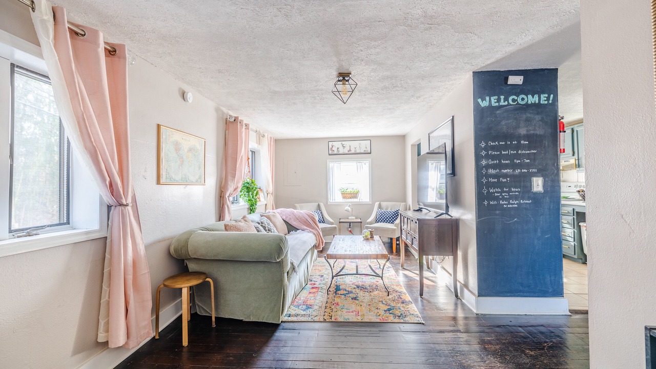 Photo of Livingroom in Woodfin