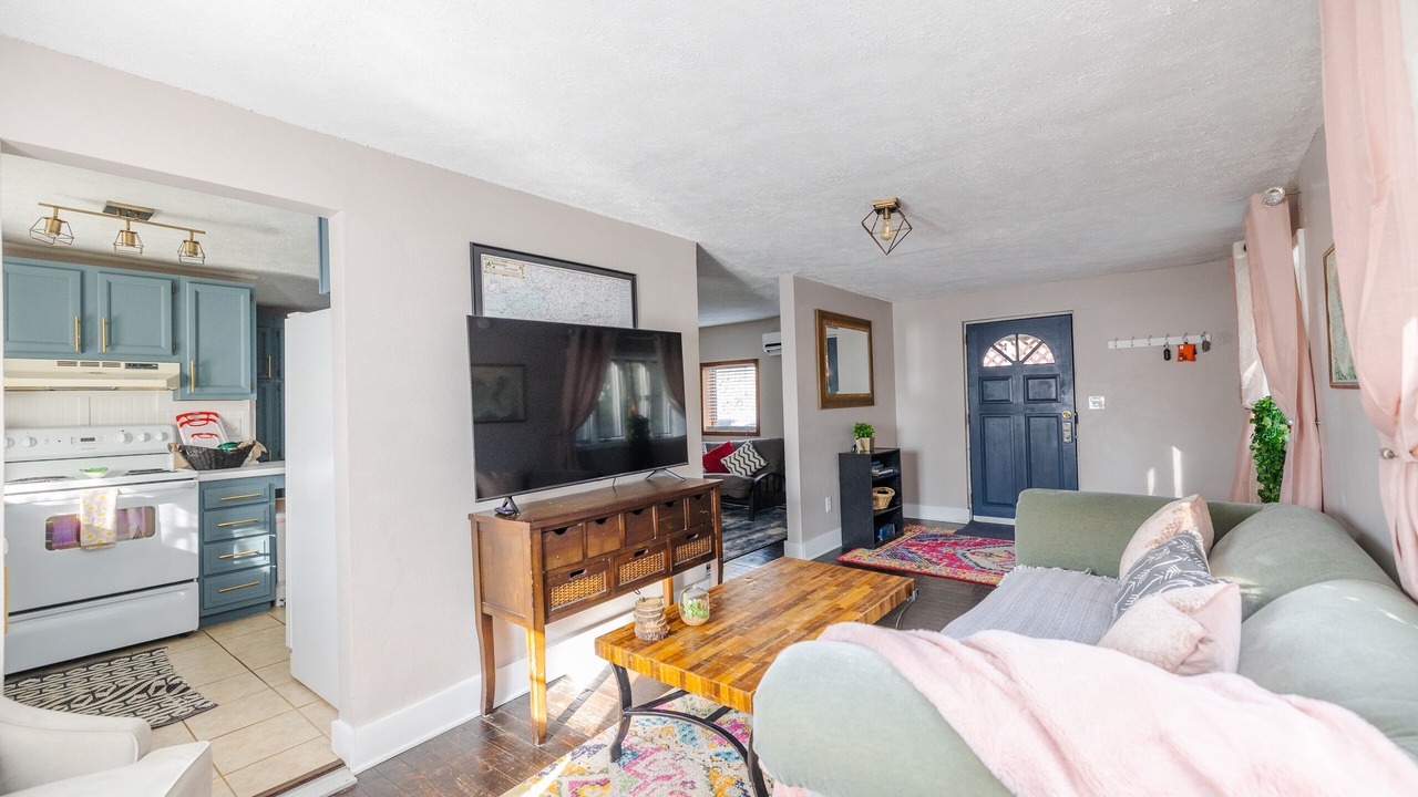Photo of Livingroom in Woodfin