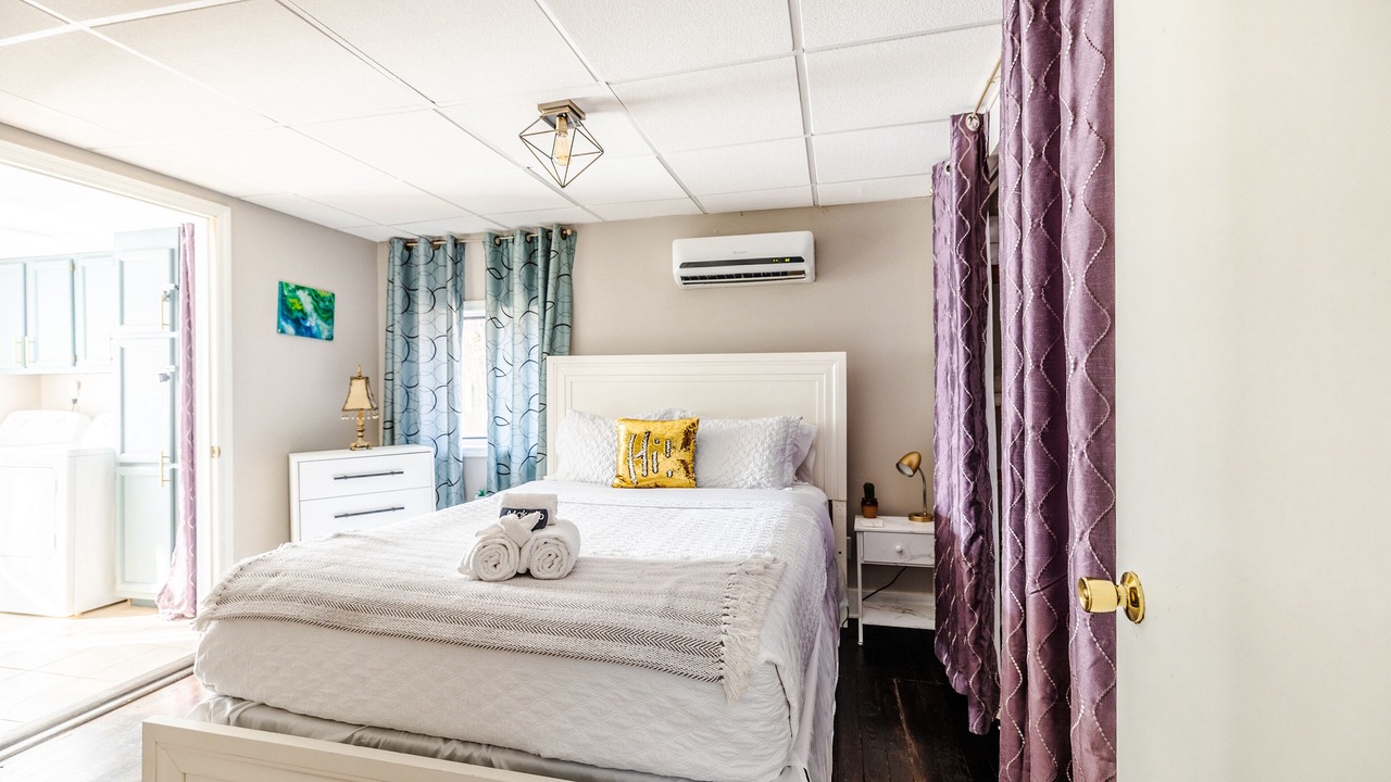 Photo of Bedroom in Woodfin
