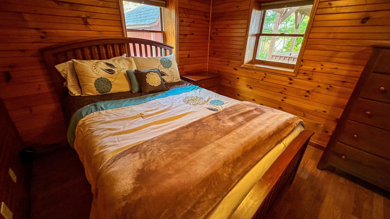 Photo of Bedroom in Grassy Creek